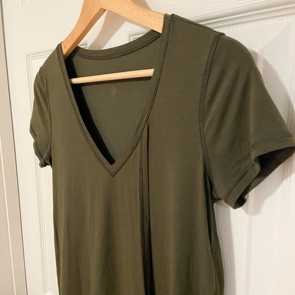 Lululemon Knot A Problem Tee in Dark Olive - Picture 7 of 10